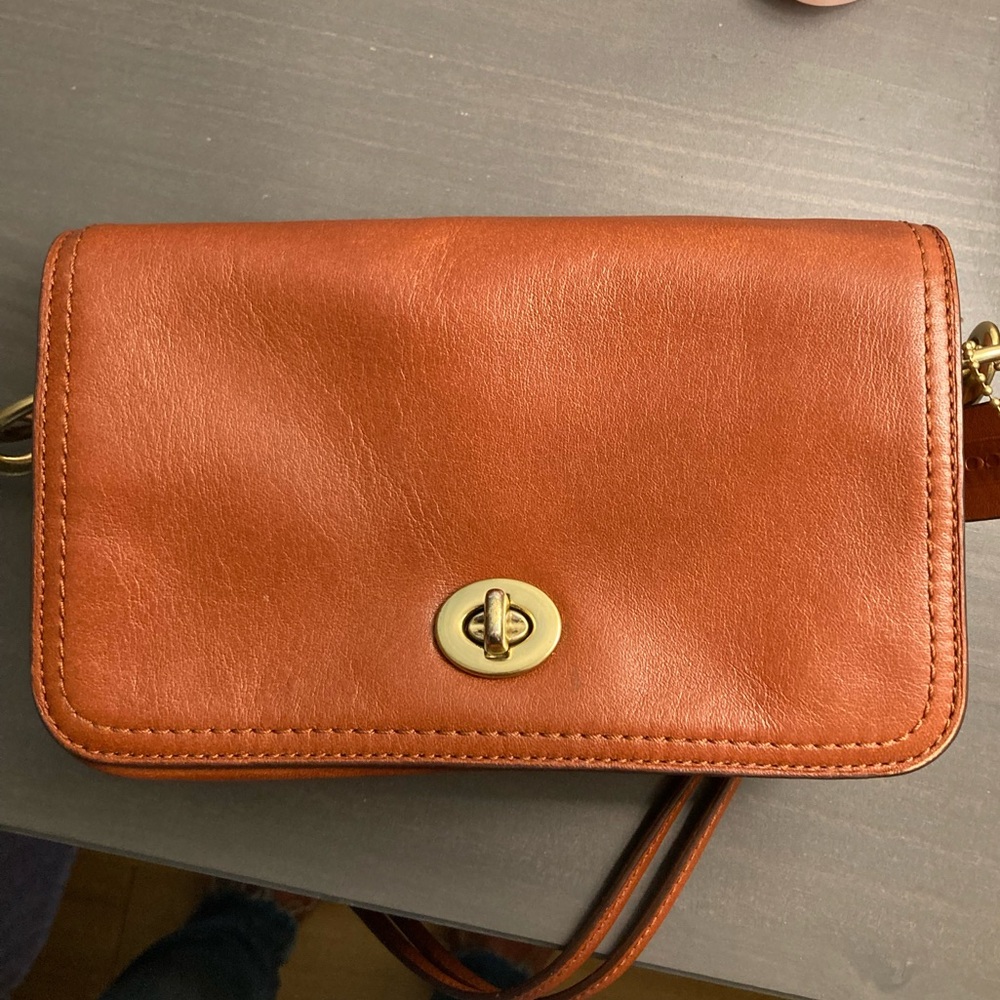 Coach vintage Penny crossbody in cognac leather in amazing condition